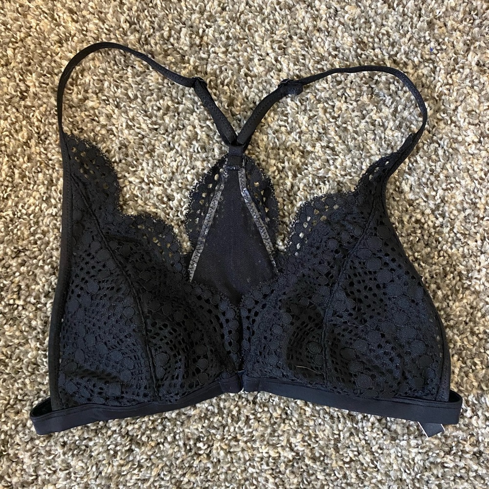 Black Victoria’s Secret bralette